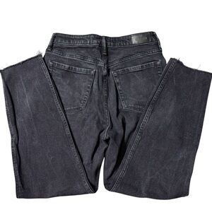 Hollister Ultra High-Rise Mom Jeans